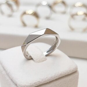 Anvi Minimal Band Silver Ring